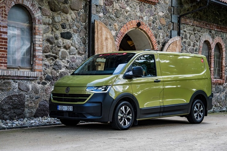 «Gada auto 2026» - jauni zīmoli, elektriskie spēkrati un pat kravas buss. Foto: Gadaauto.lv 375791