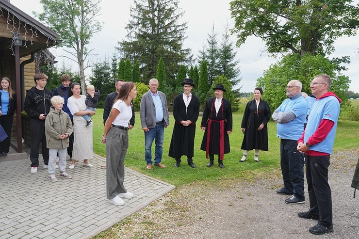 Valsts prezidents Edgars Rinkēvičs un Igaunijas prezidents Alars Kariss dodas kopīgā velobraucienā abpus Latvijas un Igaunijas robežai Valsts prezidents Edgars Rinkēvičs un Igaunijas prezidents Alars Kariss dodas kopīgā velobraucienā abpus Latvijas un Igaunijas robežai 375830
