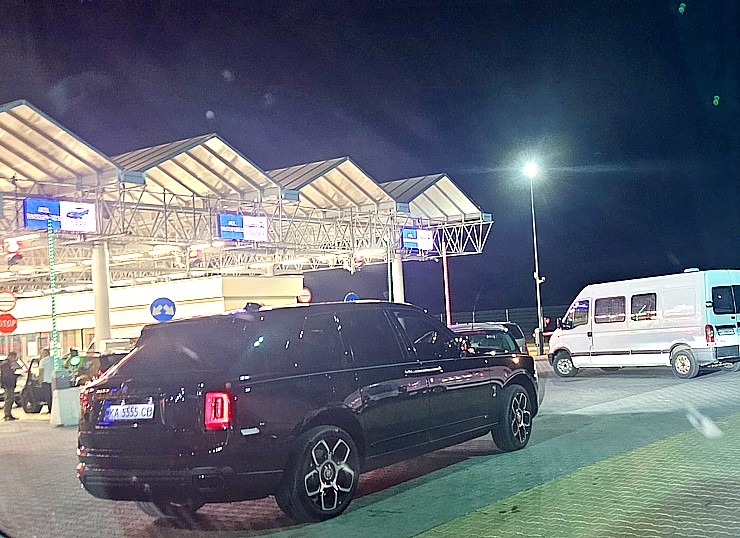 1685 km, no Rīgas līdz Čerkasiem Ukrainā, triju kravas autobusu SIXT konvojs nobrauc 24 stundās 376233