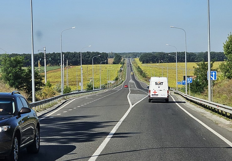 1685 km, no Rīgas līdz Čerkasiem Ukrainā, triju kravas autobusu SIXT konvojs nobrauc 24 stundās 376240