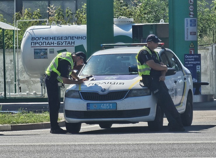 1685 km, no Rīgas līdz Čerkasiem Ukrainā, triju kravas autobusu SIXT konvojs nobrauc 24 stundās 376247