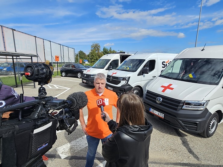 1685 km, no Rīgas līdz Čerkasiem Ukrainā, triju kravas autobusu SIXT konvojs nobrauc 24 stundās 376220