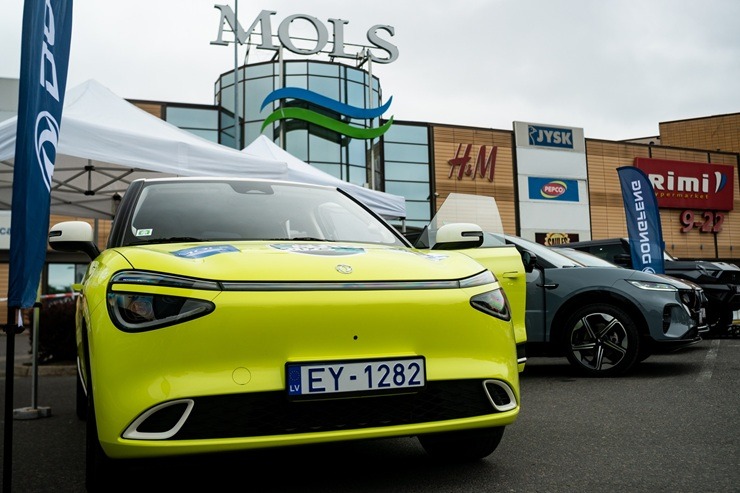 Kad pie lielveikala var pielaikot auto 376273