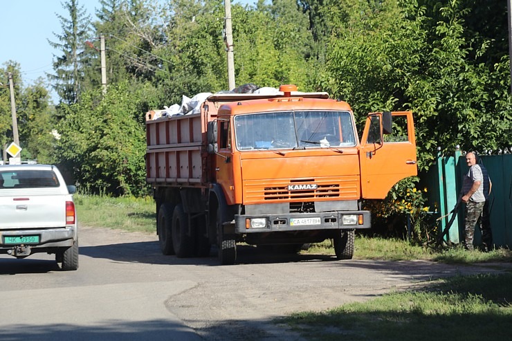 Daži foto mirkļi no Čerkasiem Ukrainā, kur tika nogādās Latvijā ziedotās skolas somas. Sadarbībā ar auto nomu «SIXT» Daži foto mirkļi no Čerkasiem Ukrainā, kur tika nogādās Latvijā ziedotās skolas somas. Sadarbībā ar auto nomu «SIXT» 376299