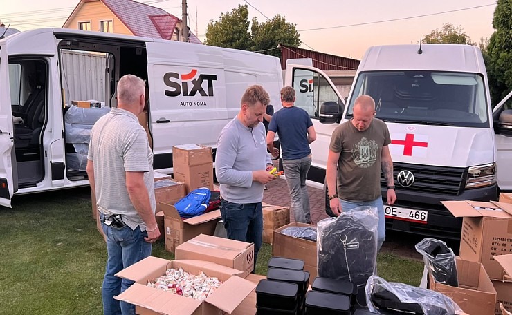 Daži foto mirkļi no Čerkasiem Ukrainā, kur tika nogādās Latvijā ziedotās skolas somas. Sadarbībā ar auto nomu «SIXT» 376284