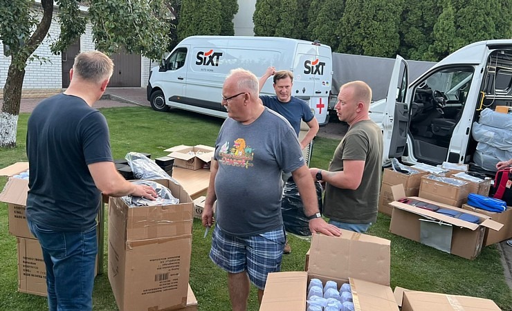 Daži foto mirkļi no Čerkasiem Ukrainā, kur tika nogādās Latvijā ziedotās skolas somas. Sadarbībā ar auto nomu «SIXT» 376286