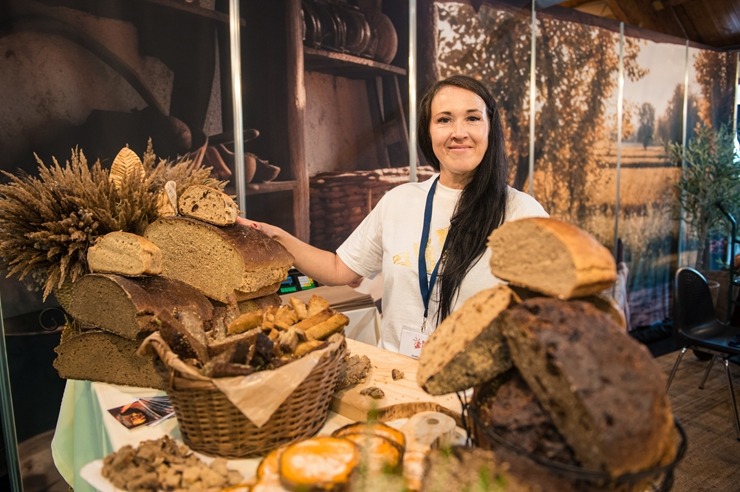 Ķīpsalā norit Baltijas lielākā pārtikas industrijas izstāde «Riga Food 2025», kurai ir jau 30 gadu dzimšanas diena. Foto: Ieva Makare Ķīpsalā norit Baltijas lielākā pārtikas industrijas izstāde «Riga Food 2025», kurai ir jau 30 gadu dzimšanas diena. Foto: Ieva Makare 376339