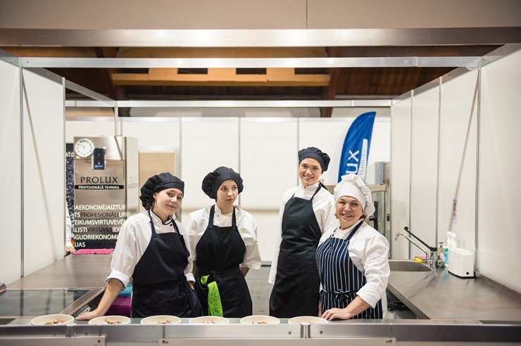 Ķīpsalā norit Baltijas lielākā pārtikas industrijas izstāde «Riga Food 2025», kurai ir jau 30 gadu dzimšanas diena. Foto: Ieva Makare Ķīpsalā norit Baltijas lielākā pārtikas industrijas izstāde «Riga Food 2025», kurai ir jau 30 gadu dzimšanas diena. Foto: Ieva Makare 376343
