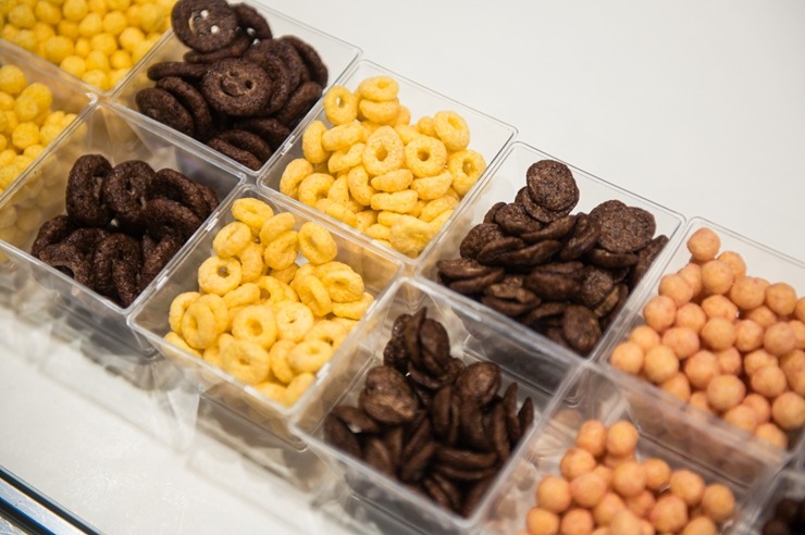 Ķīpsalā norit Baltijas lielākā pārtikas industrijas izstāde «Riga Food 2025», kurai ir jau 30 gadu dzimšanas diena. Foto: Ieva Makare 376359