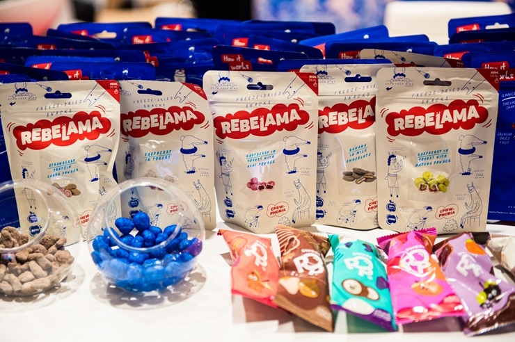 Ķīpsalā norit Baltijas lielākā pārtikas industrijas izstāde «Riga Food 2025», kurai ir jau 30 gadu dzimšanas diena. Foto: Ieva Makare 376360