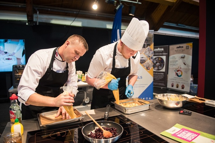 Ķīpsalā norit Baltijas lielākā pārtikas industrijas izstāde «Riga Food 2025», kurai ir jau 30 gadu dzimšanas diena. Foto: Ieva Makare Ķīpsalā norit Baltijas lielākā pārtikas industrijas izstāde «Riga Food 2025», kurai ir jau 30 gadu dzimšanas diena. Foto: Ieva Makare 376376
