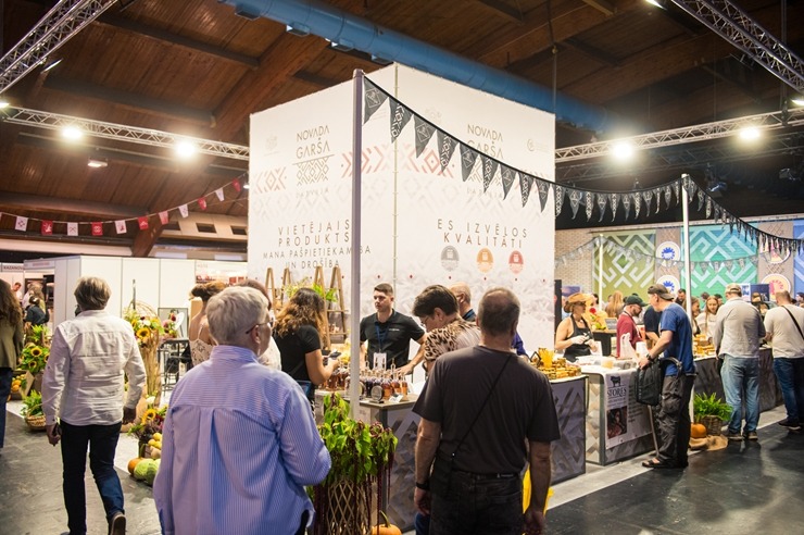 Ķīpsalā norit Baltijas lielākā pārtikas industrijas izstāde «Riga Food 2025», kurai ir jau 30 gadu dzimšanas diena. Foto: Ieva Makare 376383