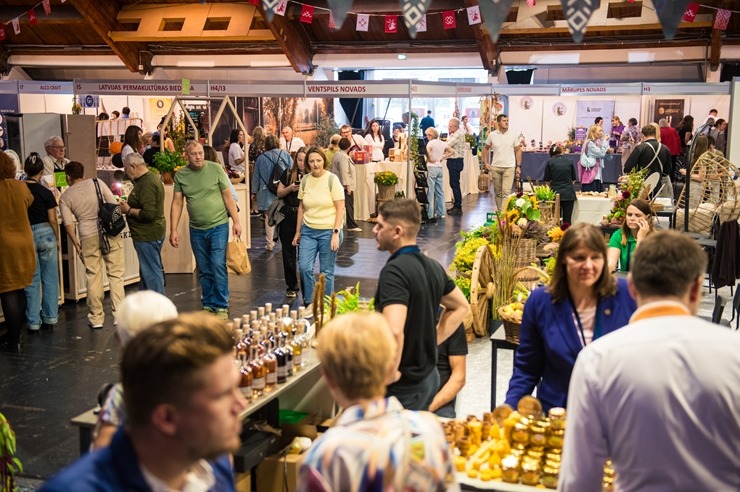 Ķīpsalā norit Baltijas lielākā pārtikas industrijas izstāde «Riga Food 2025», kurai ir jau 30 gadu dzimšanas diena. Foto: Ieva Makare 376386