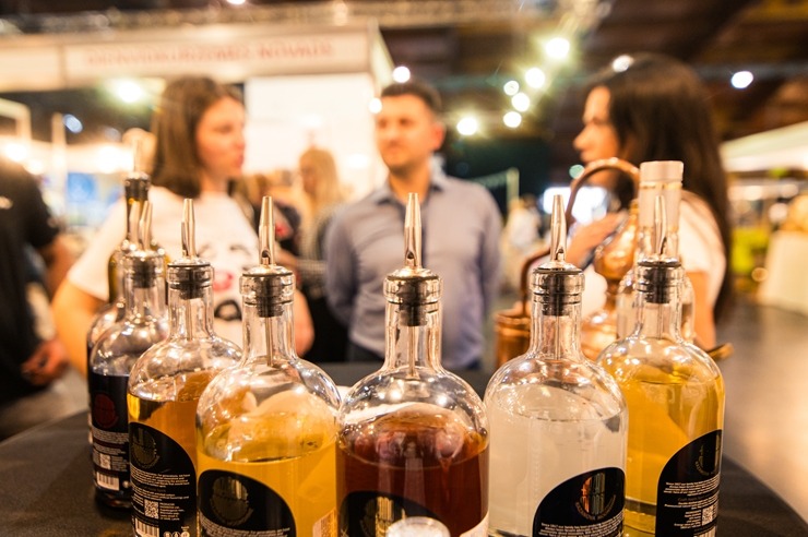 Ķīpsalā norit Baltijas lielākā pārtikas industrijas izstāde «Riga Food 2025», kurai ir jau 30 gadu dzimšanas diena. Foto: Ieva Makare 376389