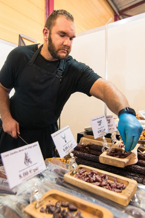 Ķīpsalā norit Baltijas lielākā pārtikas industrijas izstāde «Riga Food 2025», kurai ir jau 30 gadu dzimšanas diena. Foto: Ieva Makare Ķīpsalā norit Baltijas lielākā pārtikas industrijas izstāde «Riga Food 2025», kurai ir jau 30 gadu dzimšanas diena. Foto: Ieva Makare 376398