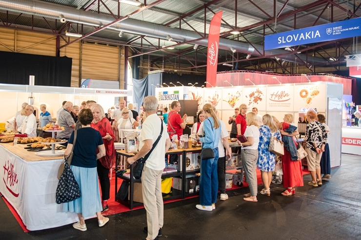 Ķīpsalā norit Baltijas lielākā pārtikas industrijas izstāde «Riga Food 2025», kurai ir jau 30 gadu dzimšanas diena. Foto: Ieva Makare 376407