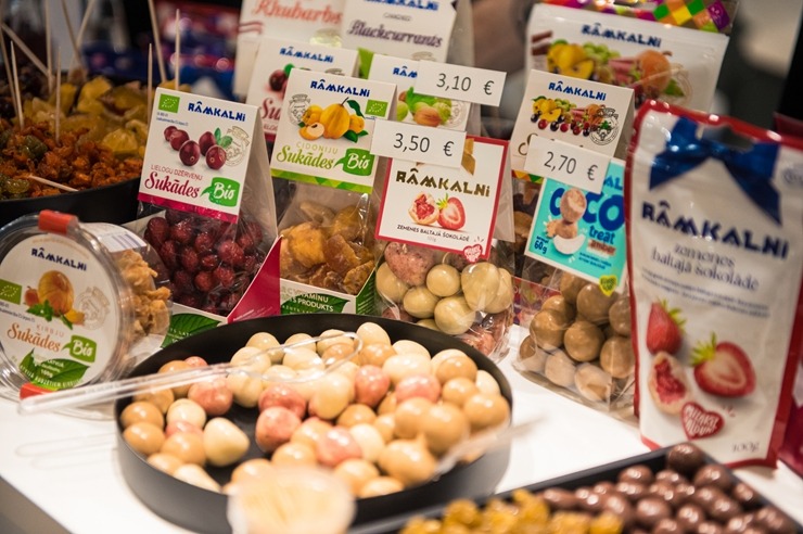 Ķīpsalā norit Baltijas lielākā pārtikas industrijas izstāde «Riga Food 2025», kurai ir jau 30 gadu dzimšanas diena. Foto: Ieva Makare Ķīpsalā norit Baltijas lielākā pārtikas industrijas izstāde «Riga Food 2025», kurai ir jau 30 gadu dzimšanas diena. Foto: Ieva Makare 376418