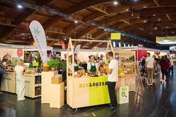 Ķīpsalā norit Baltijas lielākā pārtikas industrijas izstāde «Riga Food 2025», kurai ir jau 30 gadu dzimšanas diena. Foto: Ieva Makare 376423