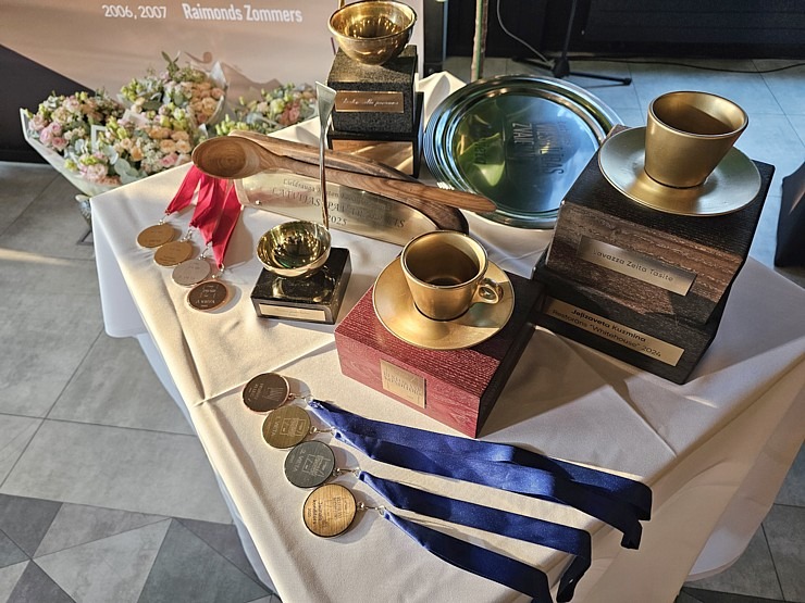 «Latvijas gada pavārs 2025» Emīls Skalbergs, restorāns «John - John chefs hall» un «Latvijas pavārzellis 2025» - Rota Gundega Klētniece, restorāns «Fe «Latvijas gada pavārs 2025» Emīls Skalbergs, restorāns «John - John chefs hall» un «Latvijas pavārzellis 2025» - Rota Gundega Klētniece, restorāns «Fe 376626