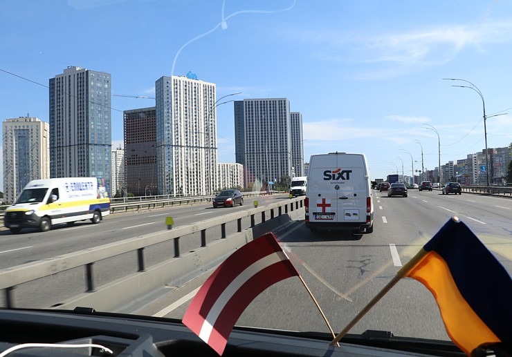 Daži foto mirkļi no Ukrainas - projekts «Skolas somas Ukrainai» ar «SIXT» 376753