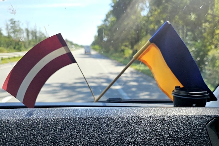 Daži foto mirkļi no Ukrainas - projekts «Skolas somas Ukrainai» ar «SIXT» 376743