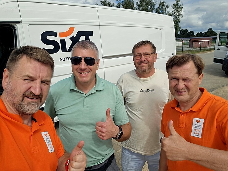 Daži foto mirkļi no Ukrainas - projekts «Skolas somas Ukrainai» ar «SIXT» 376745