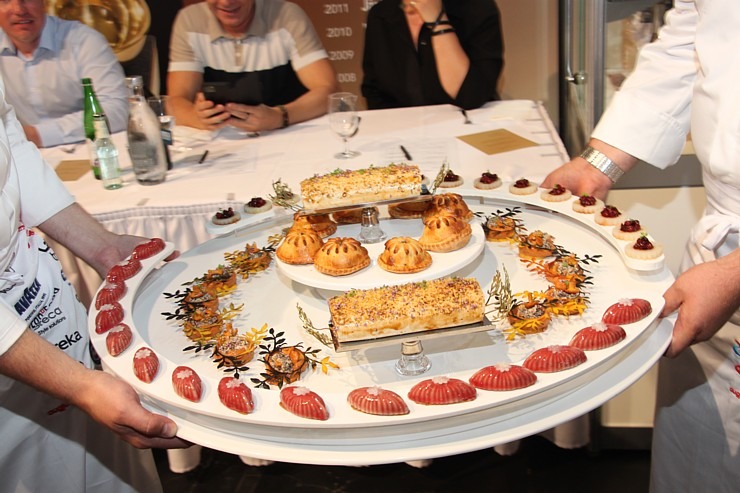 Prestižo kulinārijas konkursa «Bocuse dOr Latvia 2025» balvu iegūst šefpavārs Dinārs Zvirgzdiņš 376839