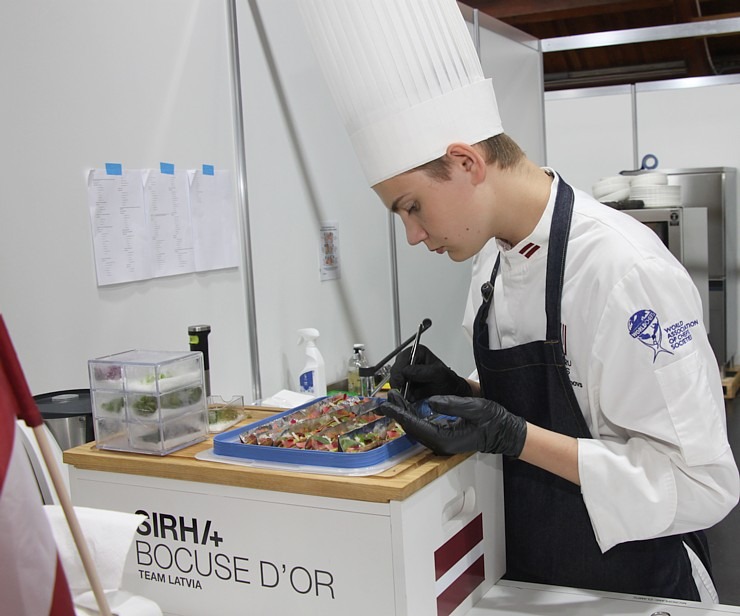 Prestižo kulinārijas konkursa «Bocuse dOr Latvia 2025» balvu iegūst šefpavārs Dinārs Zvirgzdiņš 376804