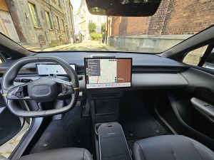 Apceļojam Rīgu ar elektrisko vāģi «Lynk & Co 02» no Ķīnas, ko Latvijā pārstāv «Mūsa Motors Rīga» 12