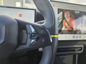 Apceļojam Rīgu ar elektrisko vāģi «Lynk & Co 02» no Ķīnas, ko Latvijā pārstāv «Mūsa Motors Rīga» 26