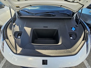 Apceļojam Rīgu ar elektrisko vāģi «Lynk & Co 02» no Ķīnas, ko Latvijā pārstāv «Mūsa Motors Rīga» 30