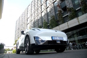 Apceļojam Rīgu ar elektrisko vāģi «Lynk & Co 02» no Ķīnas, ko Latvijā pārstāv «Mūsa Motors Rīga» 32