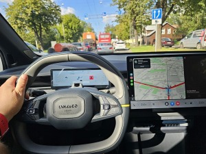 Apceļojam Rīgu ar elektrisko vāģi «Lynk & Co 02» no Ķīnas, ko Latvijā pārstāv «Mūsa Motors Rīga» 37