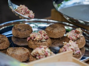 Tik gardi! Zaube kļūst par mājvietu savvaļas kulinārajam festivālam 7