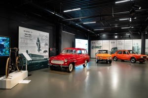 Rīgas Motormuzejā apskatāma Škodas 130 gadu jubilejai veltīta ekspozīcija 1