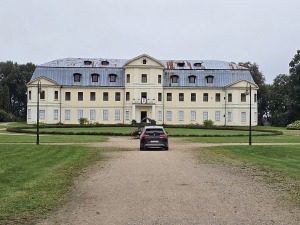 Sadarbībā ar auto nomu «SIXT Latvija» apceļojam Latviju - Krāslavas pils 25