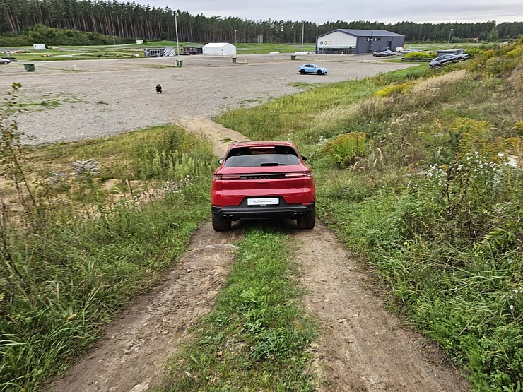 Travelnews.lv piedalās jaudīgā «Porsche Off-Road Experience» pasākumā, kas notiek sporta kompleksā «333» Travelnews.lv piedalās jaudīgā «Porsche Off-Road Experience» pasākumā, kas notiek sporta kompleksā «333» 377544