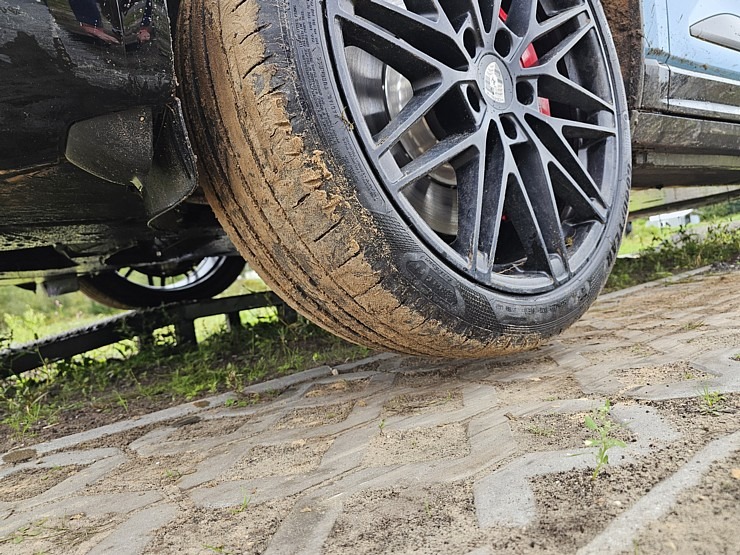 Travelnews.lv piedalās jaudīgā «Porsche Off-Road Experience» pasākumā, kas notiek sporta kompleksā «333» Travelnews.lv piedalās jaudīgā «Porsche Off-Road Experience» pasākumā, kas notiek sporta kompleksā «333» 377545