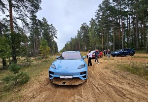 Travelnews.lv piedalās jaudīgā «Porsche Off-Road Experience» pasākumā, kas notiek sporta kompleksā «333» 10