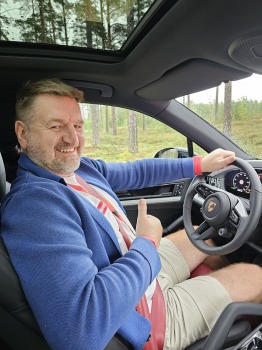 Travelnews.lv piedalās jaudīgā «Porsche Off-Road Experience» pasākumā, kas notiek sporta kompleksā «333» 12