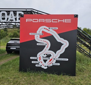 Travelnews.lv piedalās jaudīgā «Porsche Off-Road Experience» pasākumā, kas notiek sporta kompleksā «333» 17