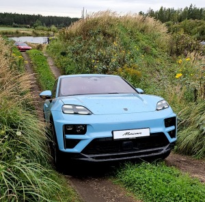 Travelnews.lv piedalās jaudīgā «Porsche Off-Road Experience» pasākumā, kas notiek sporta kompleksā «333» 19