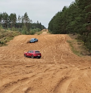 Travelnews.lv piedalās jaudīgā «Porsche Off-Road Experience» pasākumā, kas notiek sporta kompleksā «333» 2