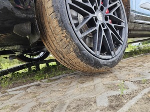 Travelnews.lv piedalās jaudīgā «Porsche Off-Road Experience» pasākumā, kas notiek sporta kompleksā «333» 25