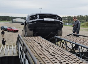 Travelnews.lv piedalās jaudīgā «Porsche Off-Road Experience» pasākumā, kas notiek sporta kompleksā «333» 31