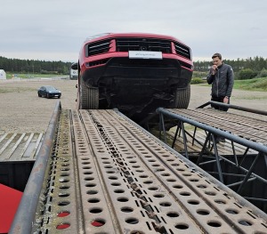 Travelnews.lv piedalās jaudīgā «Porsche Off-Road Experience» pasākumā, kas notiek sporta kompleksā «333» 32