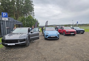 Travelnews.lv piedalās jaudīgā «Porsche Off-Road Experience» pasākumā, kas notiek sporta kompleksā «333» 37