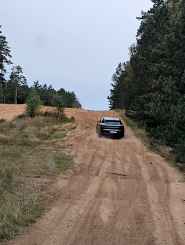 Travelnews.lv piedalās jaudīgā «Porsche Off-Road Experience» pasākumā, kas notiek sporta kompleksā «333» 6