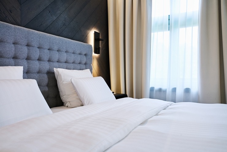 Skati Vecrīgas viesnīcas «Pullman Riga Old Town Hotel» telpas un jauno dizainu pēc renovācijas 377937