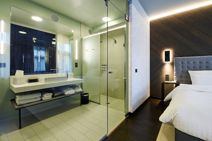 Skati Vecrīgas viesnīcas «Pullman Riga Old Town Hotel» telpas un jauno dizainu pēc renovācijas 377940